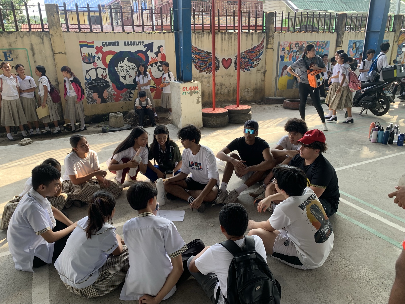 Students at Alon Araw, photo 5 of 7