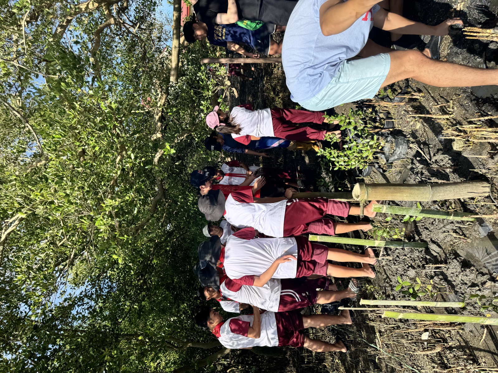 Students at Eco ICARE, photo 6 of 8