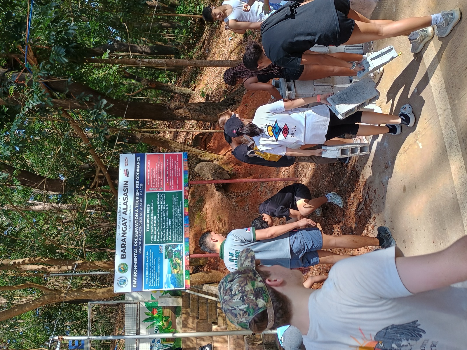 Students at Mariveles, photo 2 of 5