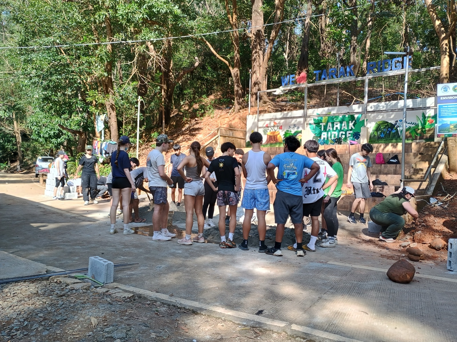 Students at Mariveles, photo 3 of 5